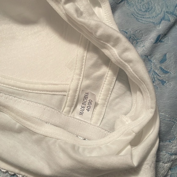 2 Daisy Bras - Picture 6 of 7